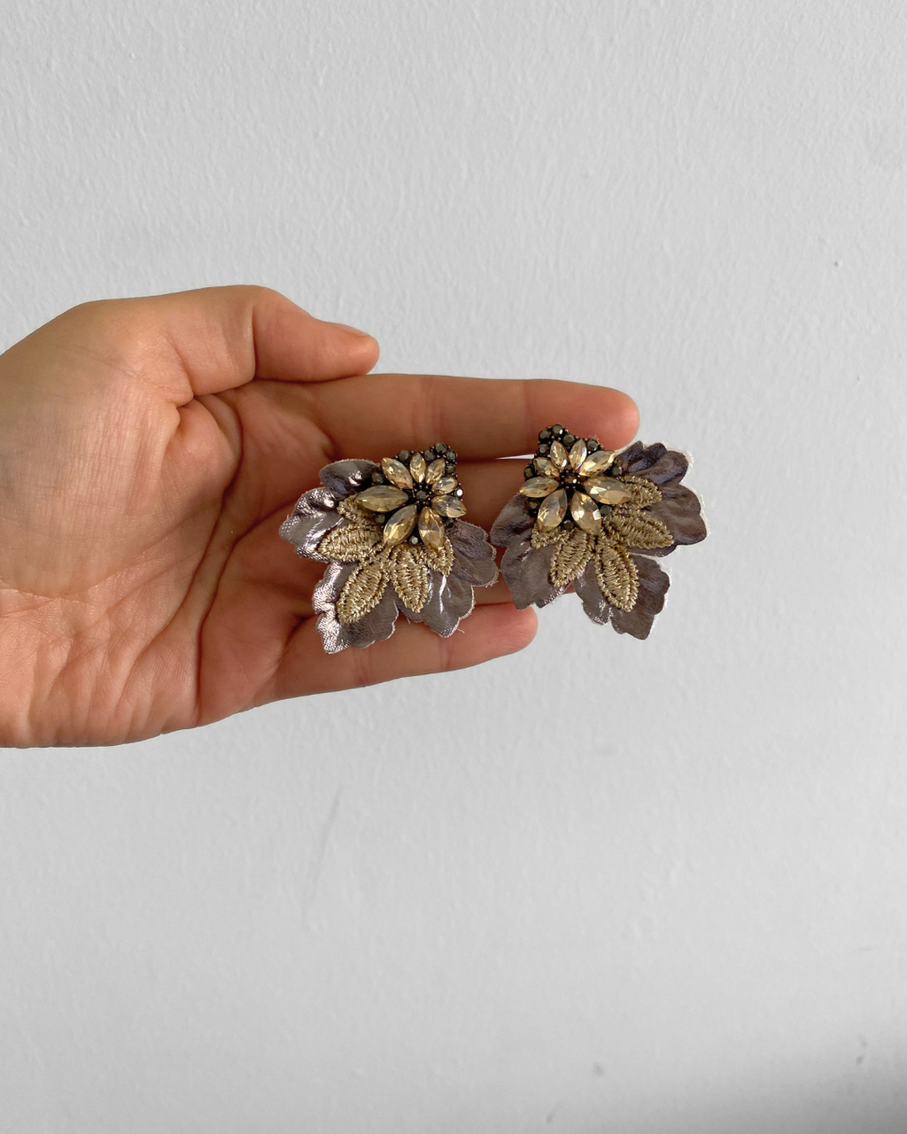 Aros 1057